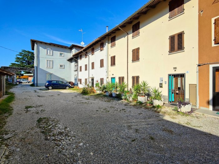 Casa arredata bicamere con posto auto in affitto a Udine centro storico