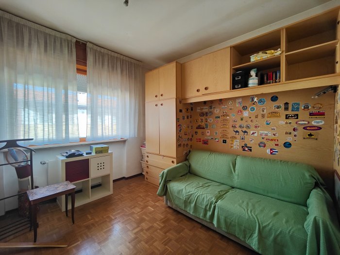 Appartamento tricamere biservizi con garage in vendita a Udine, via Peschiera