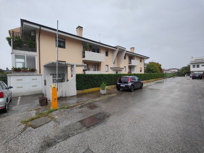 Mini appartamento arredato e locato in vendita a Udine, frazione Paderno